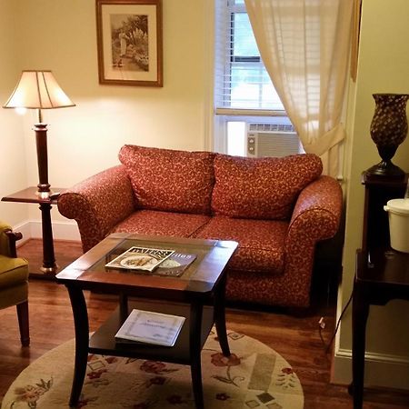 The Country Inn Of Berkeley Springs Chambre photo