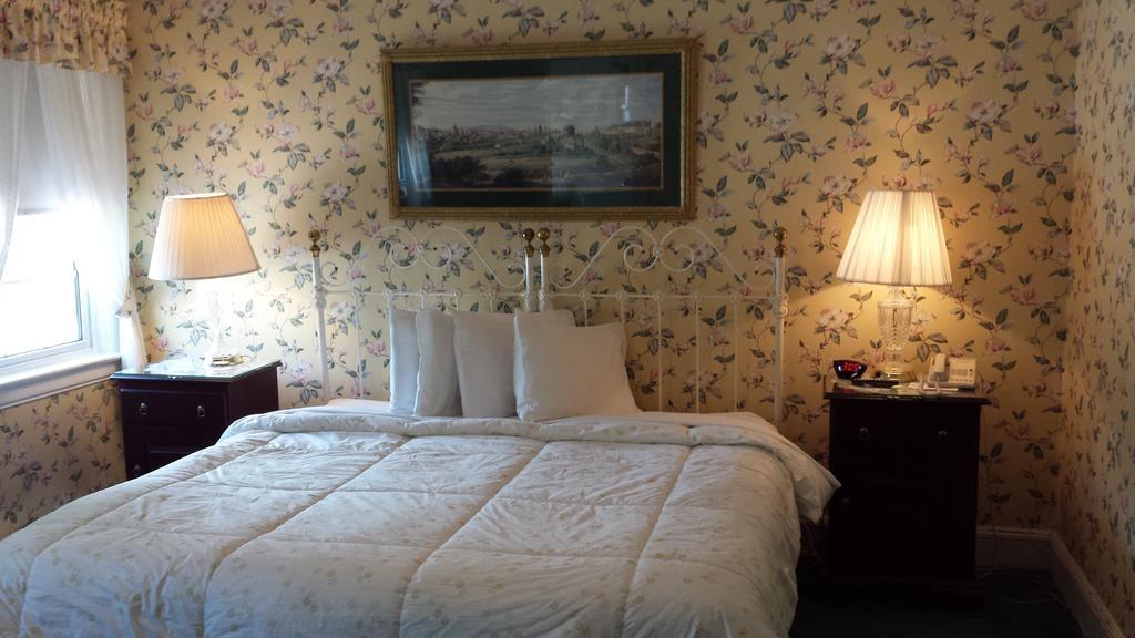 The Country Inn Of Berkeley Springs Chambre photo