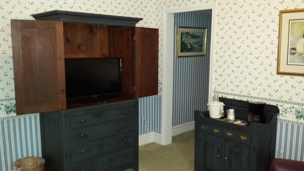 The Country Inn Of Berkeley Springs Chambre photo