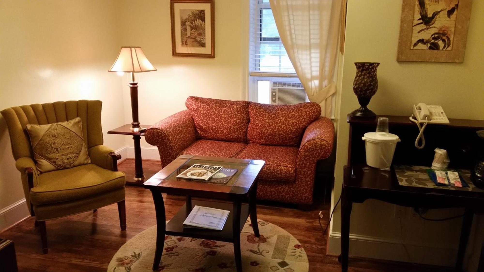 The Country Inn Of Berkeley Springs Chambre photo